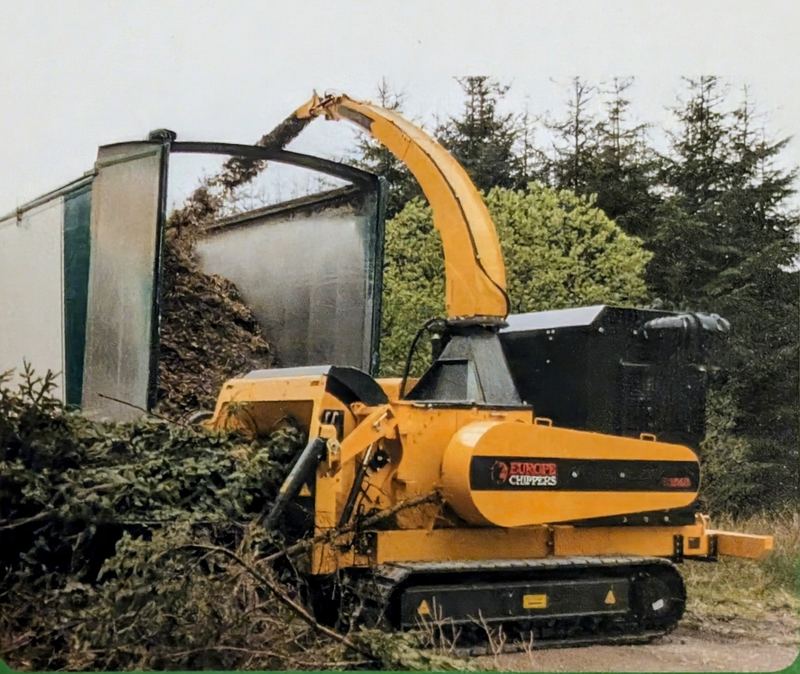 Europe Forestry EC 1060 loading chip van with Venturi discharge