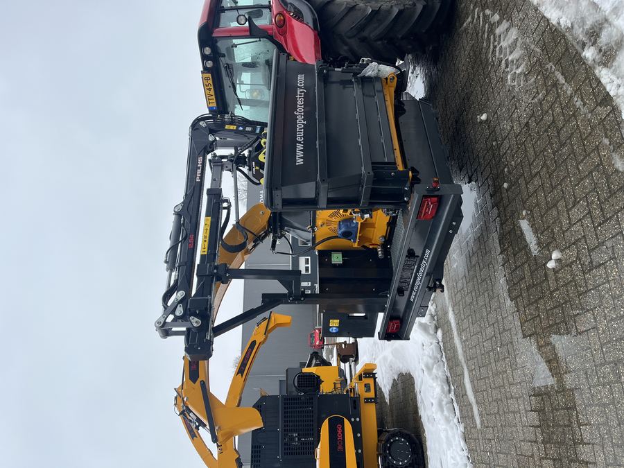 EC 640 PTO version on tractor